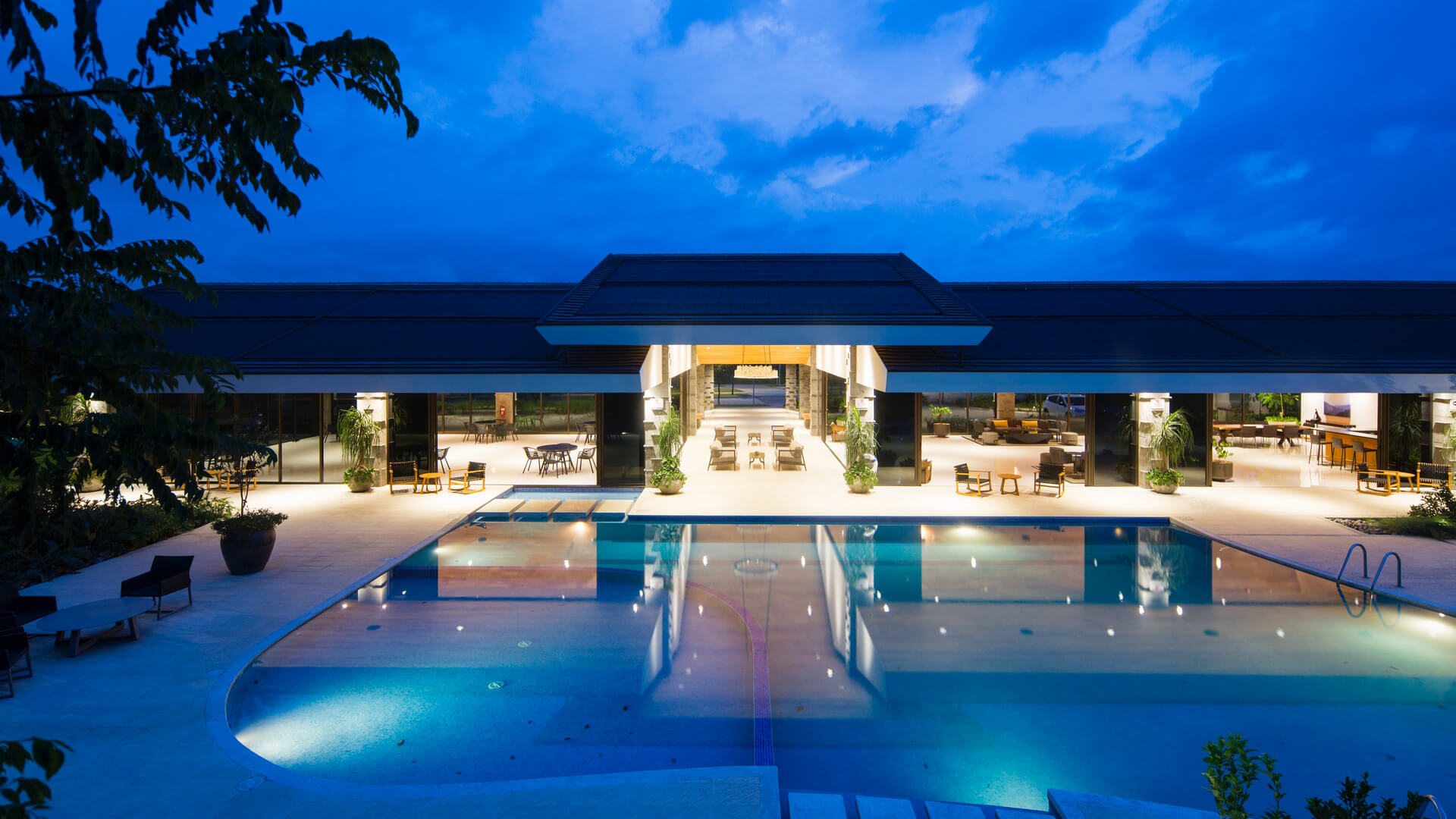 プール付きホテルの写真